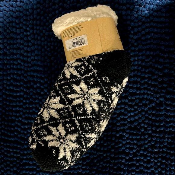 Brand new Muk Luks Short Cabin Socks - Picture 2 of 2